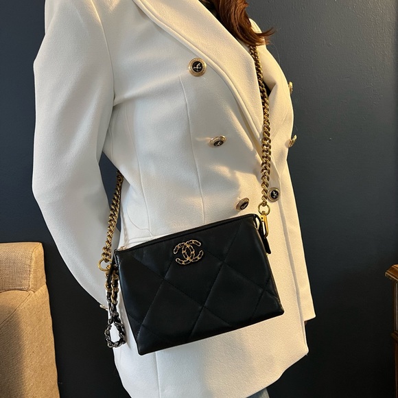 chanel 19 pouch with handle